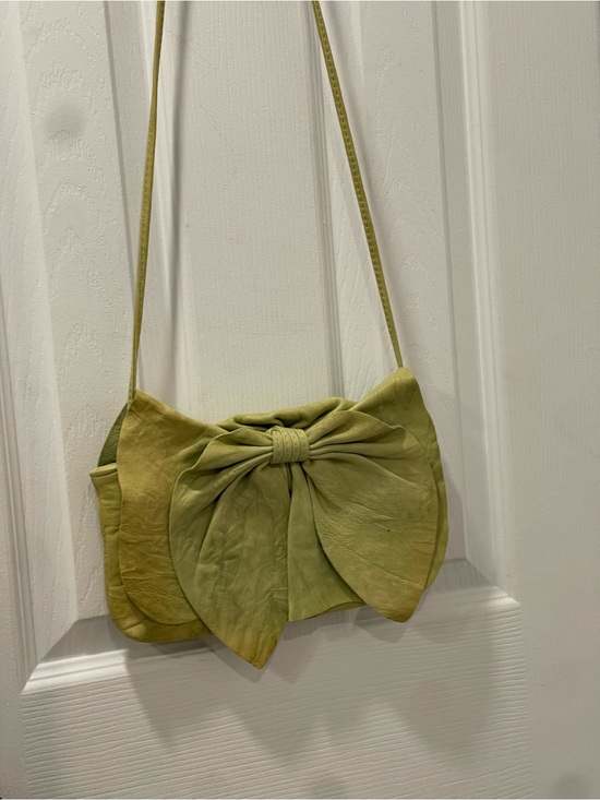 Susan Farber Collections Handbags - Susan Farber Collections  Green Leather Bow Shoulder Bag